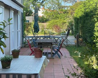 Family house with swimming pool in charming village - Pibrac - Patio