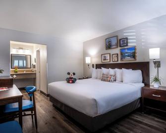 Alpine Inn near Convention Center and the Park - Anaheim - Bedroom