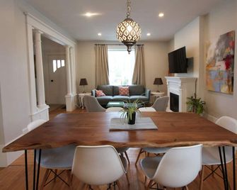 Charming Home, Minutes to Beach, Downtown Meaford - Meaford - Dining room