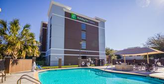 Holiday Inn Express & Suites Austin Airport - אוסטין
