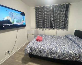 The Heathrow Lodge London Uk - Uxbridge - Bedroom