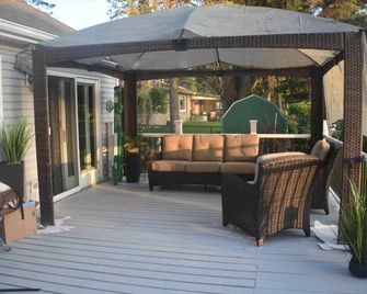 Houghton Haven Lake access or Golf fun - Prudenville - Patio