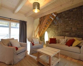 Grandeur Villa with Sauna & Jacuzzi in Durbuy - Durbuy - Huiskamer