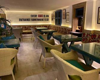 Status Club Resort - Kanpur - Restaurant