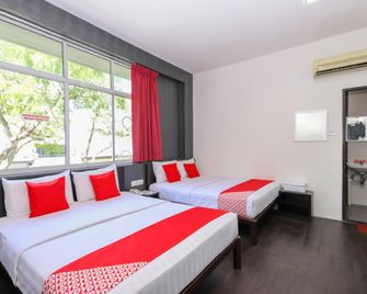 OYO 728 Tai Pan Hotel - Kuching - Bedroom