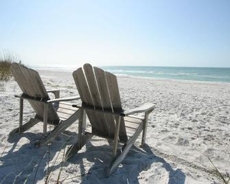 Outrigger Resort by RVA - Longboat Key - Strand