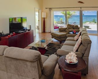 Sand Luxurious Tranquility On A Private Beach In A Protected Marine Environment - East End - Wohnzimmer
