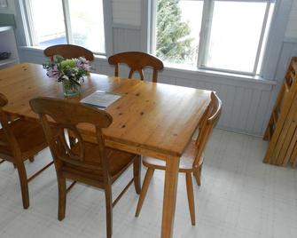 Tofino Paddlers Inn - Tofino - Spisesal