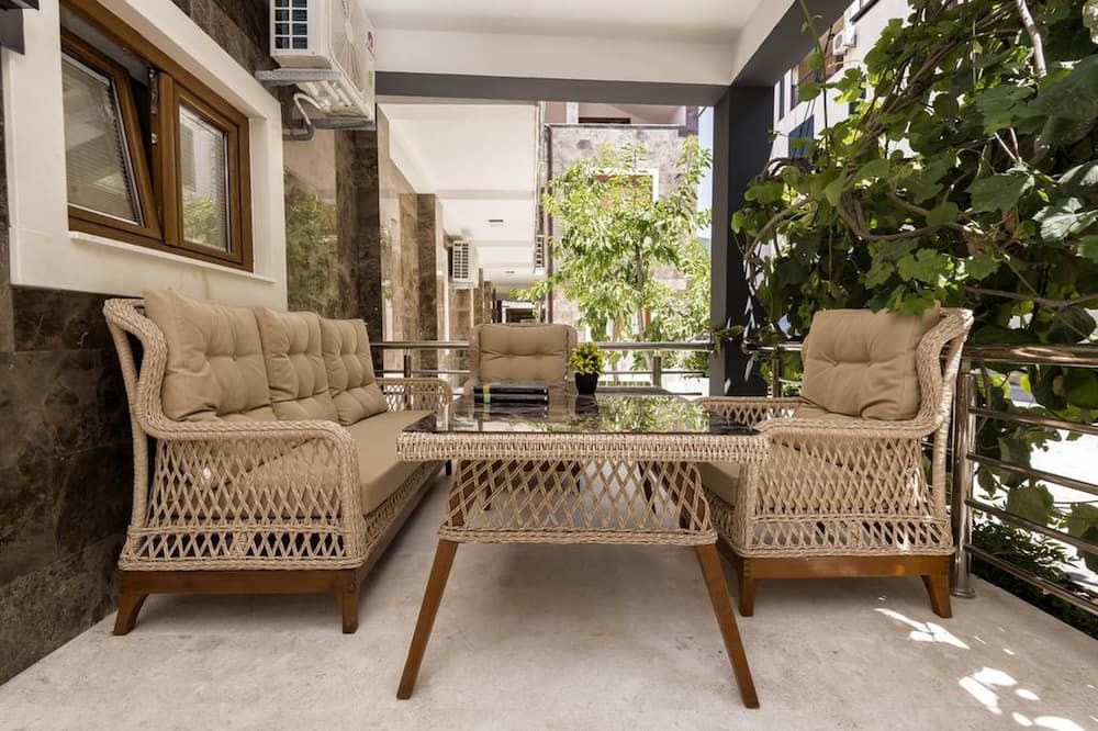 Waikiki Apartments - Tivat - Patio