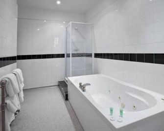 North Stafford Hotel Town Centre - Stoke-on-Trent - Bathroom