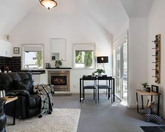 Cottage 4A - sweet retreat with spa in Daylesford - Daylesford - Living room