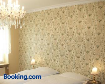 Villa la Val Apartamenty Walbrzych - Wałbrzych - Slaapkamer
