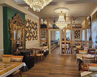 Antique Hotel Am Bahndamm - Neuhaus am Rennweg - Restaurante
