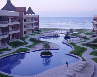 Secure Luxury 3bd Condo - Coco Beach Near Barra De Navidad Free Parking - Cihuatlán - Pool