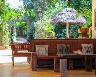 Seasons Lodge Zanzibar - Pongwe - Patio