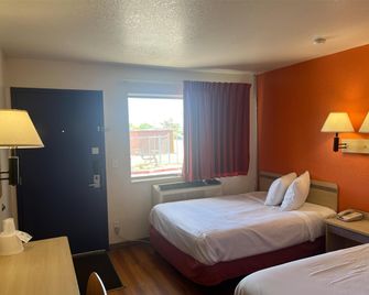 موتل 6 فورت كولين، كجيوو - فورت كولينز - غرفة نوم