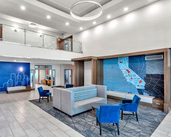 Holiday Inn Express & Suites El Centro By IHG - El Centro - Hall d’entrée
