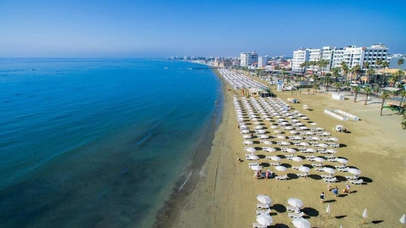 Les Palmiers Beach Boutique Hotel & Luxury Apartments