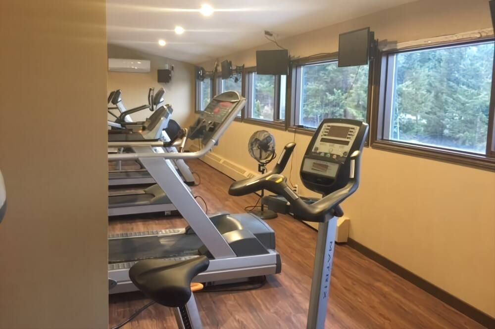 Spruce Hill Resort Spa C$ 94 (C̶$̶ 100 Mile House