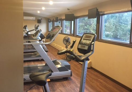 Spruce Hill Resort Spa C$ 94 (C̶$̶ 100 Mile House