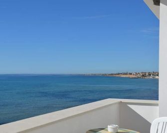 Mare e Sole Villa Urso - Avola - Balcón