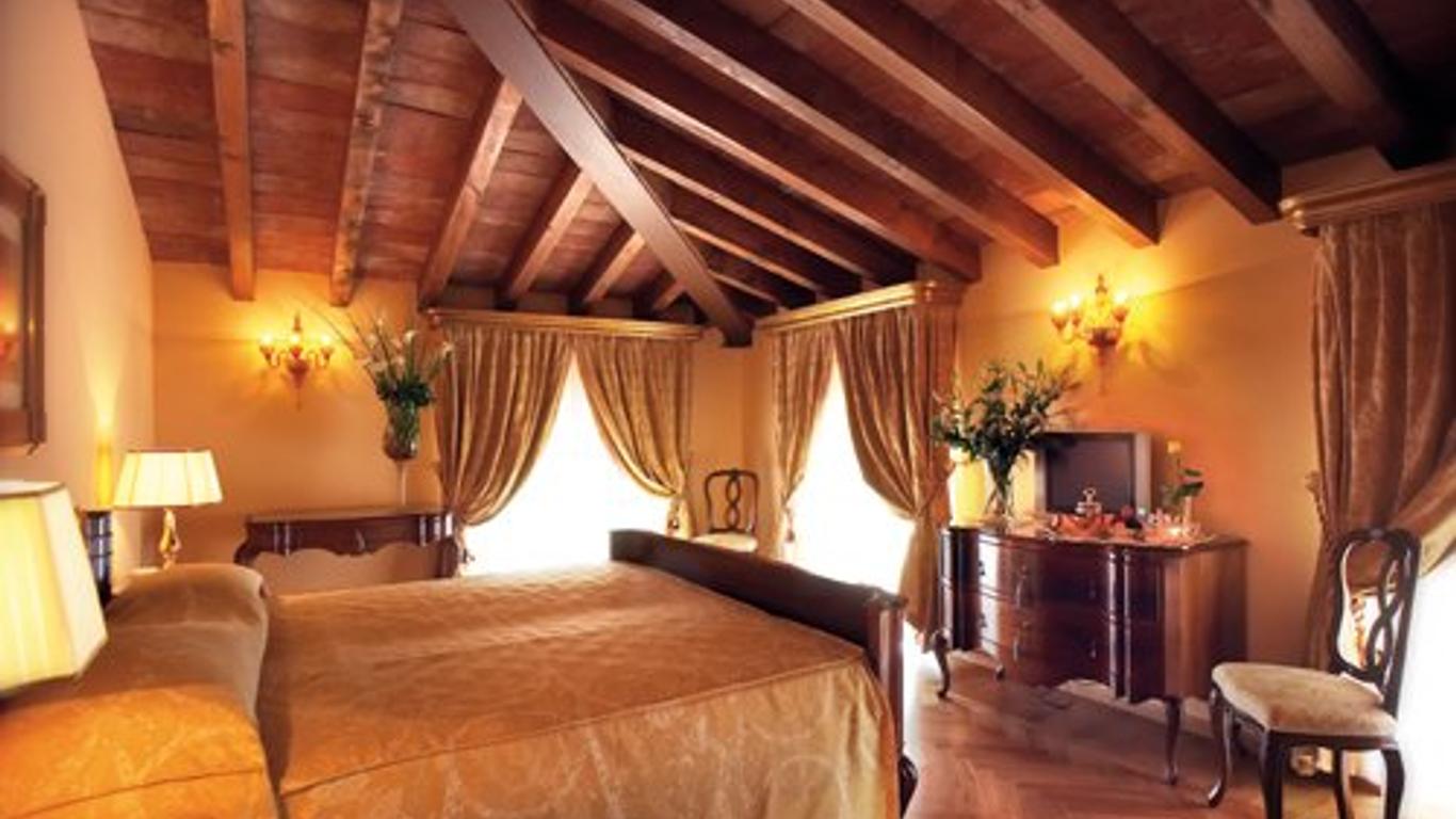 فيلا فينارولي بالاس هوتل