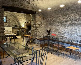 230 m² farmhouse facing the Cévennes forest - La Grand-Combe - Restaurante