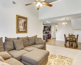 7 Mi to Dtwn Augusta: Townhome Near Shops & Eats! - Grovetown