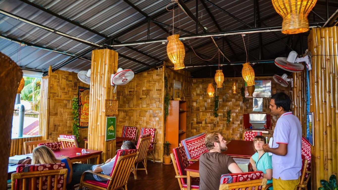 Hotel Lalaji Bayview