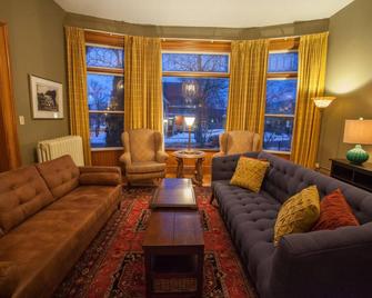 The Hillhurst Inn - Charlottetown - Living room