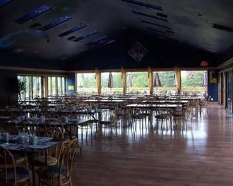 Auberge Albatros - Asbestos - Restaurante