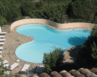 Hotel Valdiola - Porto Cervo - Pool