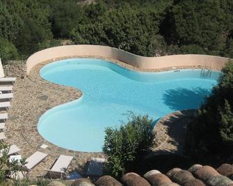 Hotel Valdiola - Porto Cervo - Pool