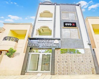 Hotel O Grand Residency - Jabalpur - Building