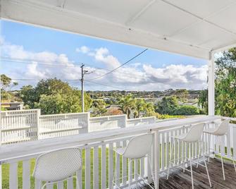 Family Serenity on George Street - Sorrento - Balkón