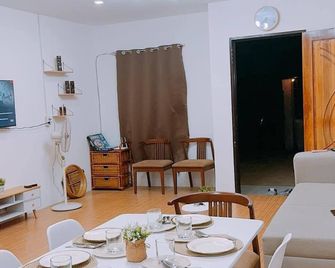Family Island House in Casa Verde Mati City - Mati - Comedor