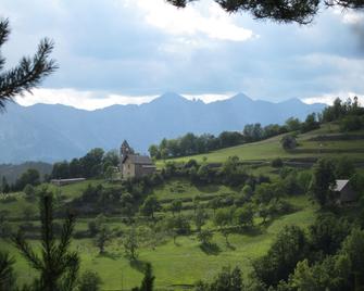 Village house at the gates of Mercantour, 20 km from a ski resort. - Guillaumes - Extérieur