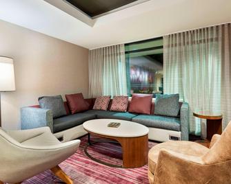 Courtyard by Marriott Asheville - אשוויל - סלון