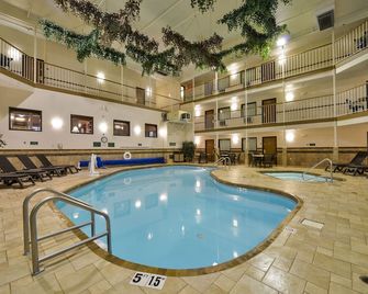 موتل 6 ماينوت، نورث داكوتا - مينوت - حوض السباحة