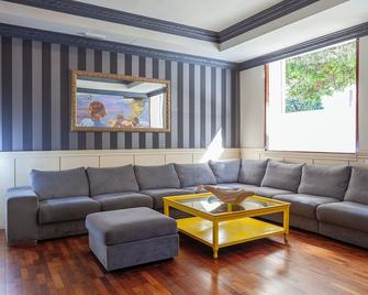 Olympia Consul del Mar - Valencia - Living room