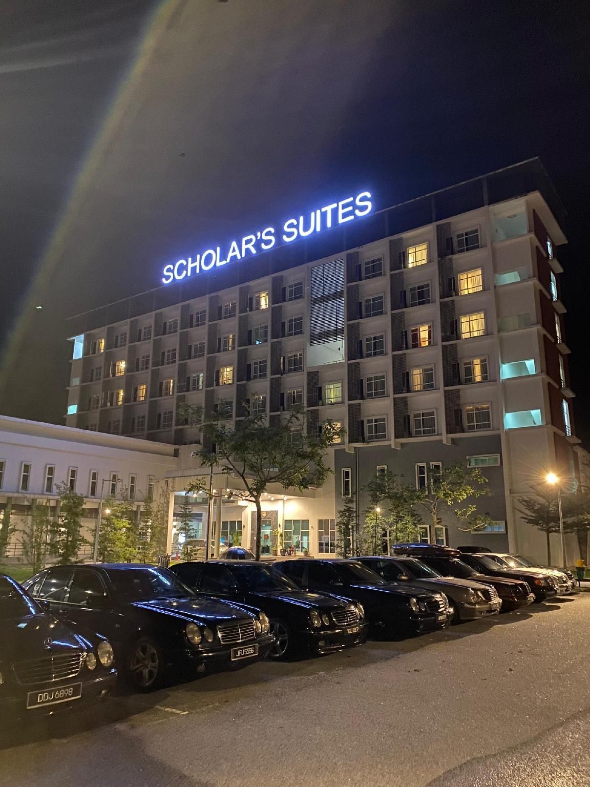 هوتل سكولارز سويتس