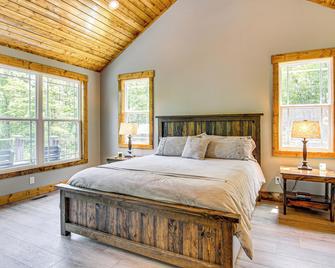 11 Mi to State Park: Home w/ Dock in Mill Spring! - Mill Spring - Habitación