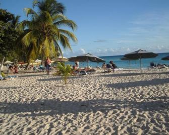 Sundeck Vacation Barbados - Apartment #2\nOne bedroom apt on right side from road - St Lawrence Gap - Beach