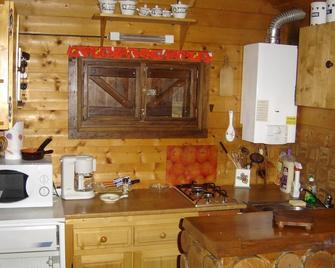 Detached chalet built on 1 hectare in the countryside in a village in Jura - Crotenay - Cocina
