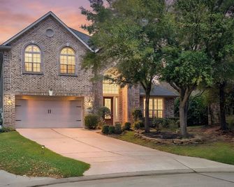 Cozy 4bdrm 3bath Home in The Woodlands - Magnolia - Gebouw