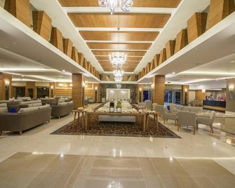 Wyndham Garden Lara - Antalya - Vestíbul