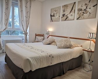 Hotel Les Camélias - Bagnoles-de-l'Orne-Normandie - Chambre