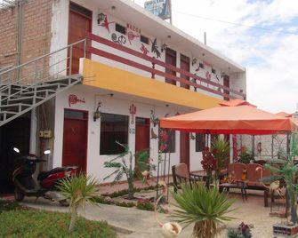Hostal El Sueno de San Martin - Paracas - Patio