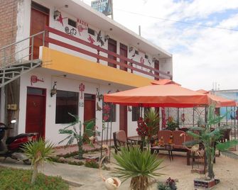 Hostal El Sueno de San Martin - פאראקס - פטיו