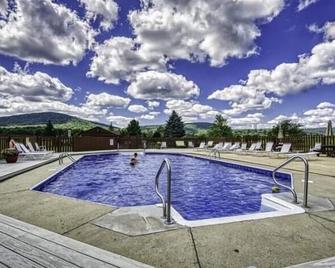 DF79- Pet friendly! Awesome amenities! Pool! - Davis - Piscina